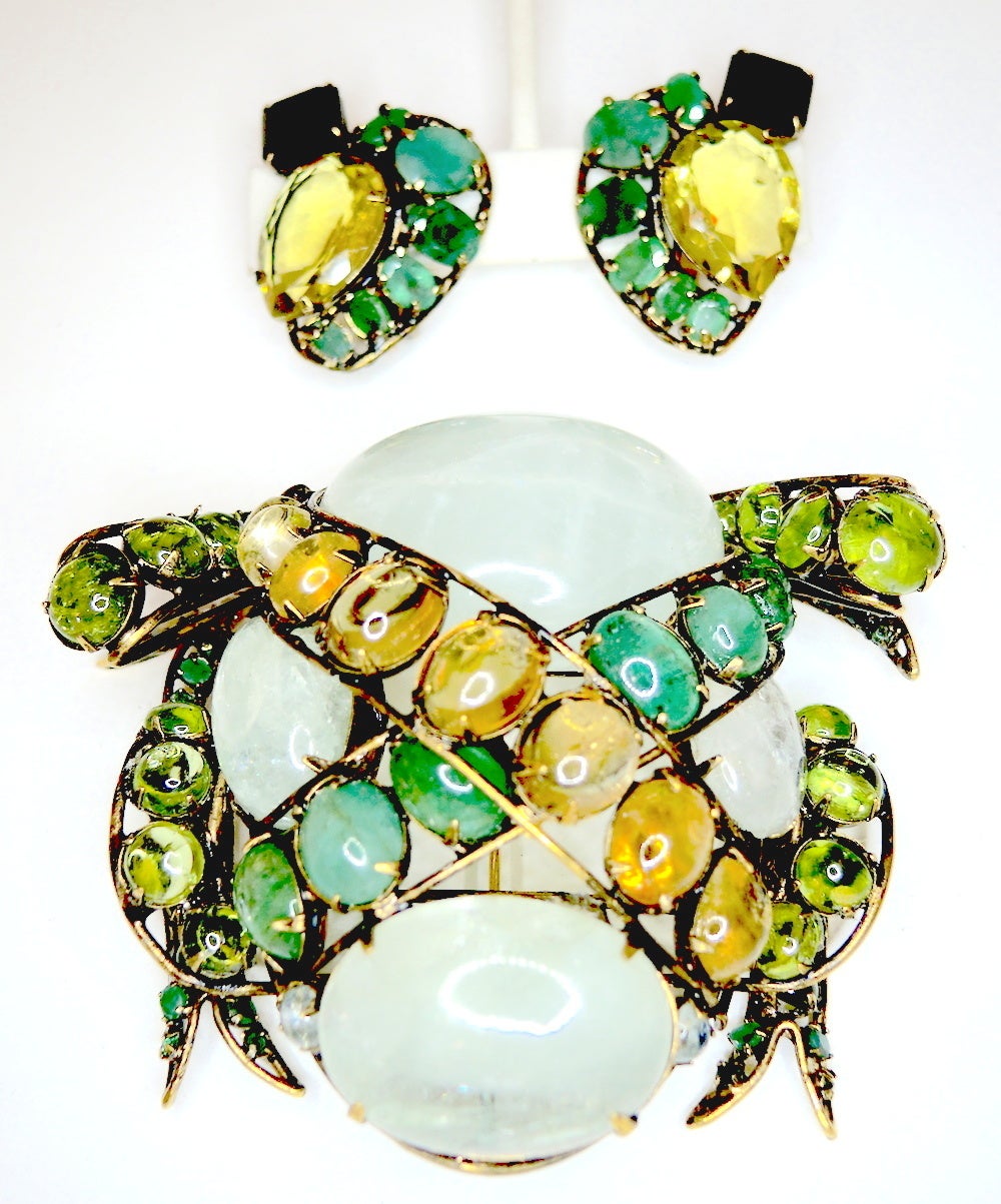 Vintage 1980’s  Iradj Moini Genuine Stone Frog Pin & Earrings In Excellent Condition For Sale In New York, NY