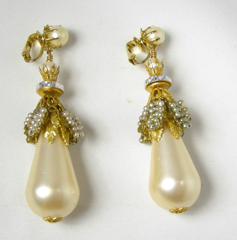 Vintage Gold Faux Pearl Tear Drop Earrings main image 1