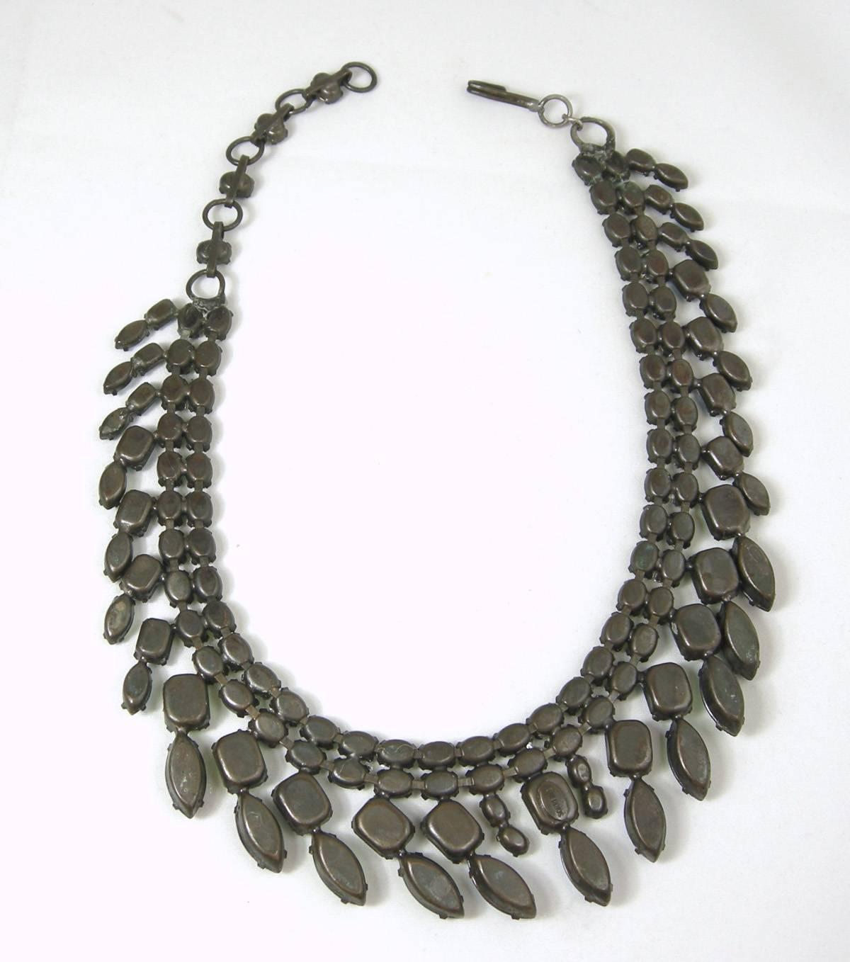 Dazzling 1950s Vintage Schreiner Green Crystal Collar Necklace In Excellent Condition In New York, NY