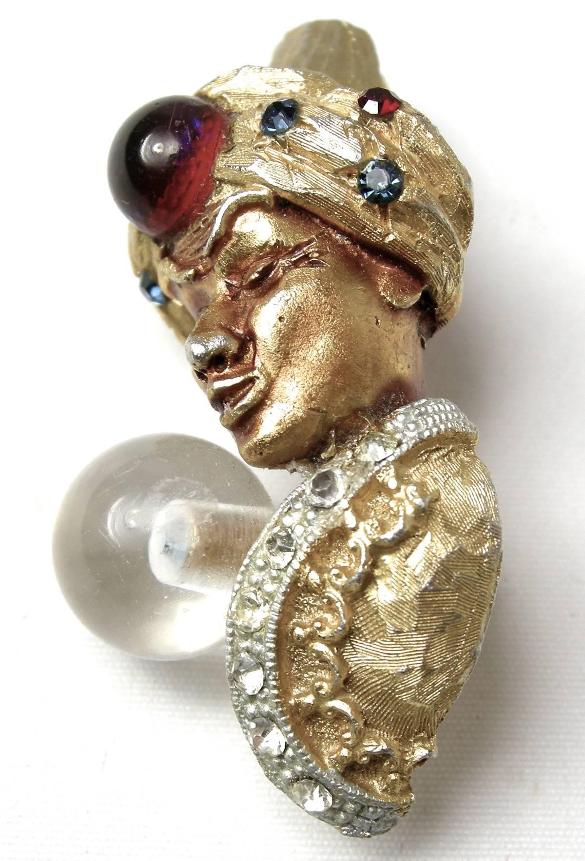 Women's or Men's Vintage Har Genie Art Glass Crystal Brooch