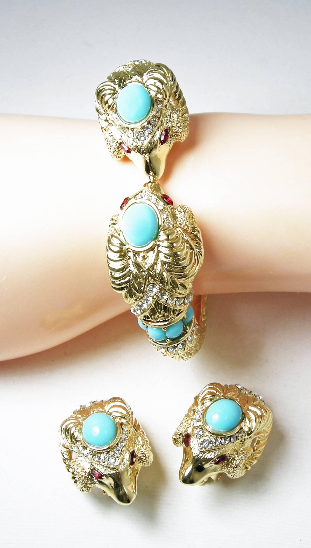 Kenneth Jay Lane Turquoise Ram Bracelet & Earrings Set In Excellent Condition In New York, NY