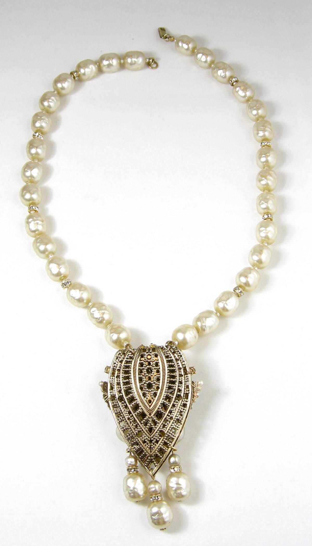 Women's Vintage Miriam Haskell Faux Baroque Pearl Pendant Necklace