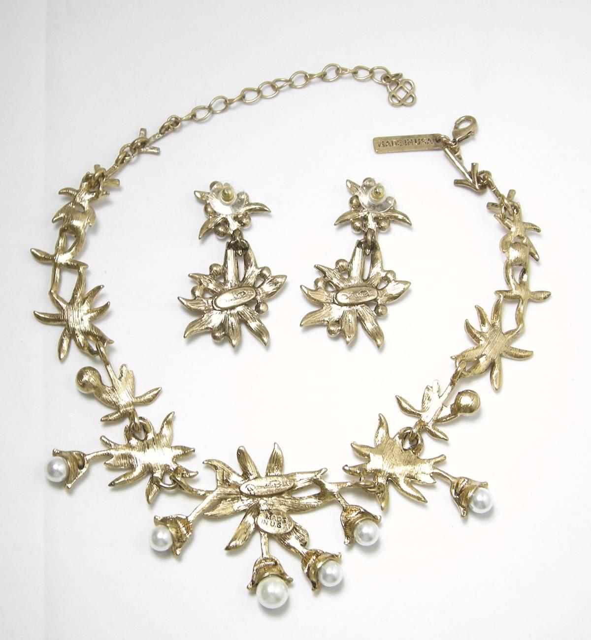 Oscar de la Renta Pearl Flower Necklace Set In Excellent Condition In New York, NY