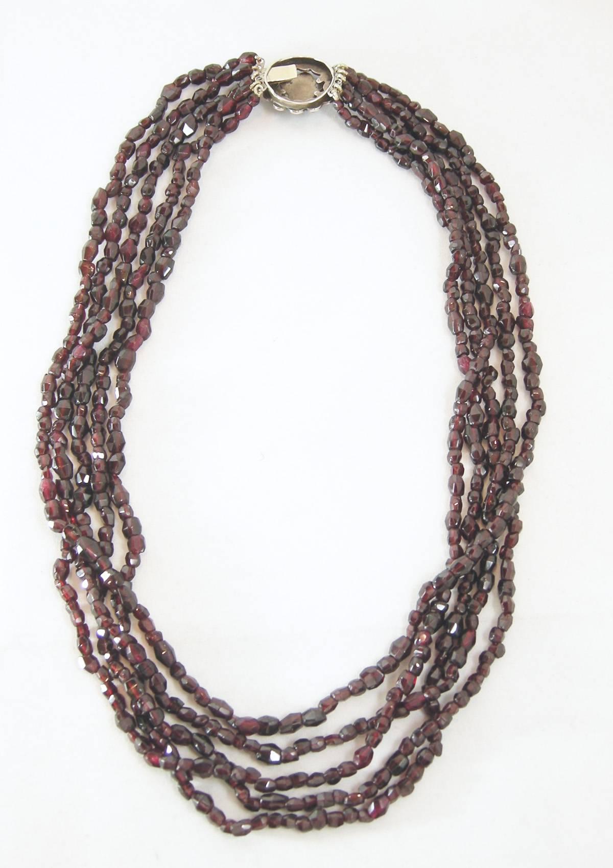 Victorian 1920s Stunning Five Strand Garnet Choker In Excellent Condition In New York, NY