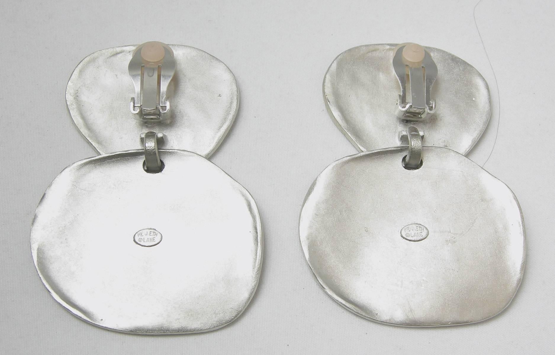 Kenneth Jay Lane Satin Silver Double Disc Clip Earrings In Excellent Condition In New York, NY