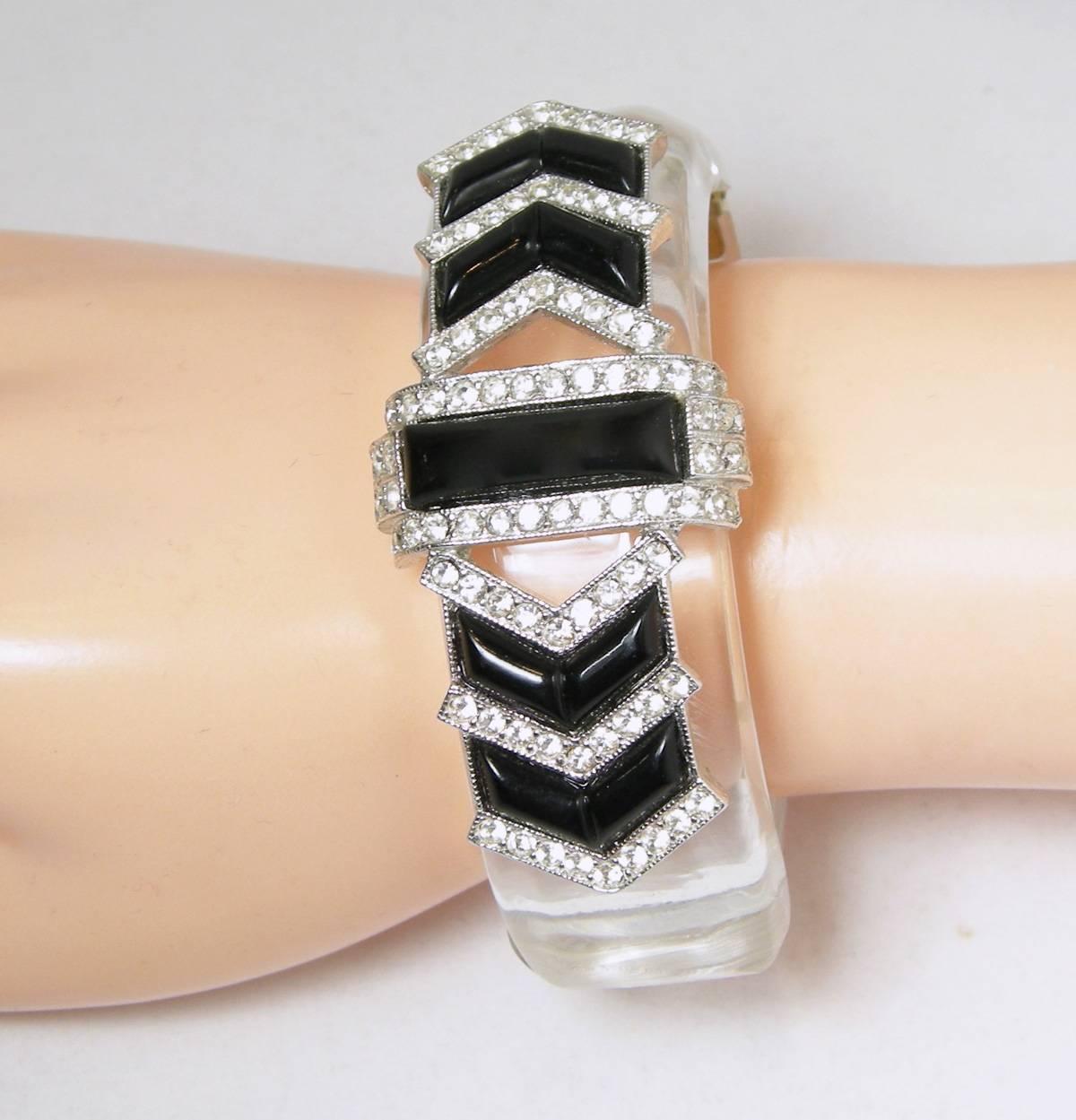 Vintage Lucite Faux Onyx & Rhinestone Cuff Bracelet In Excellent Condition In New York, NY
