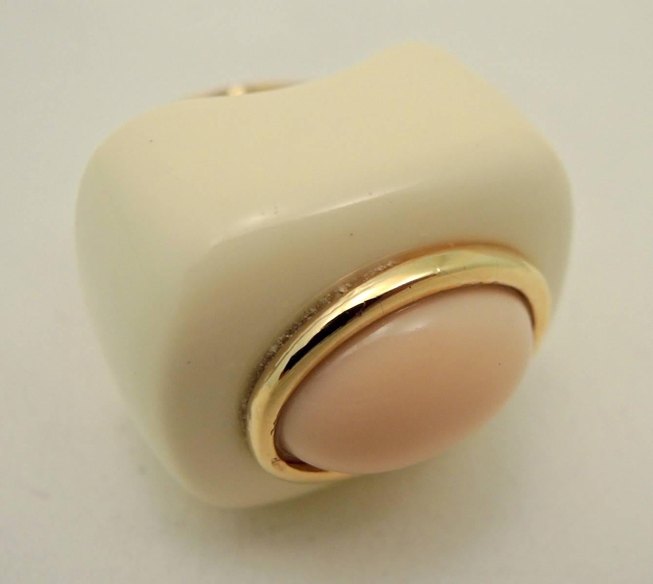 Kenneth Jay Lane Cream Enamel & Pink /Coral Stone Ring In Excellent Condition In New York, NY