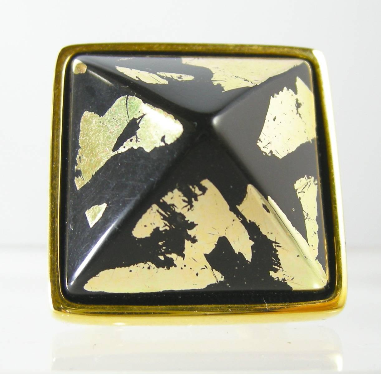 Kenneth Jay Lane Black-Gold Pyramid Ring In Excellent Condition For Sale In New York, NY