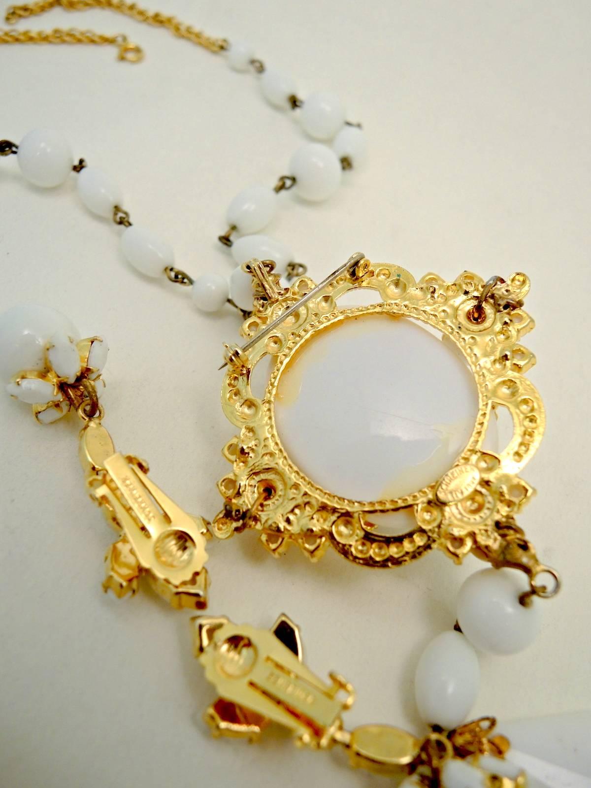 Vintage Signed Schreiner NY Milk Glass Runway Necklace & Earrings Set For Sale 4