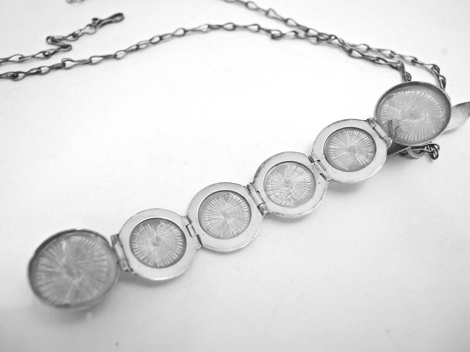 Art Deco Vintage 1920s Sterling Silver 4-Picture Locket Ball Pendant Necklace In Excellent Condition In New York, NY