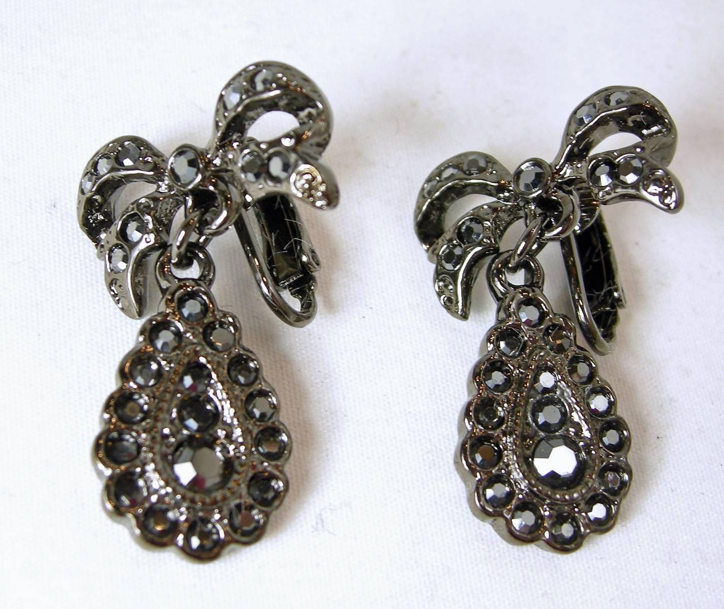 Kenneth Jay Lane Bow Marcasite Drop Earrings In Excellent Condition In New York, NY