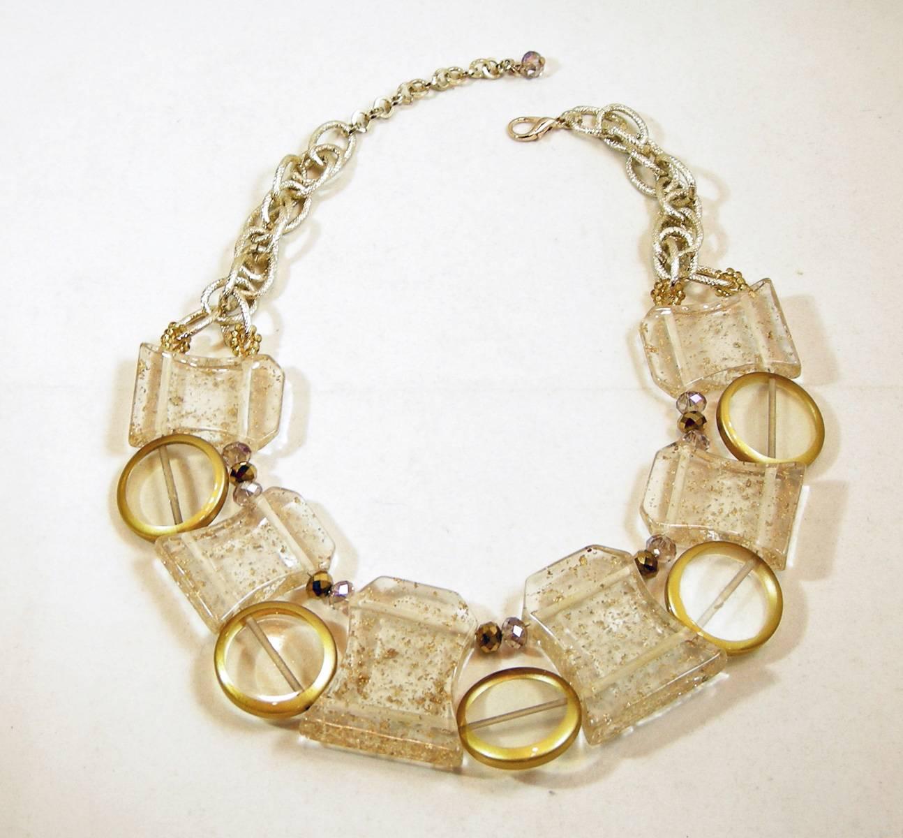 Vintage 1950s Lucite Spheres Necklace In Excellent Condition In New York, NY