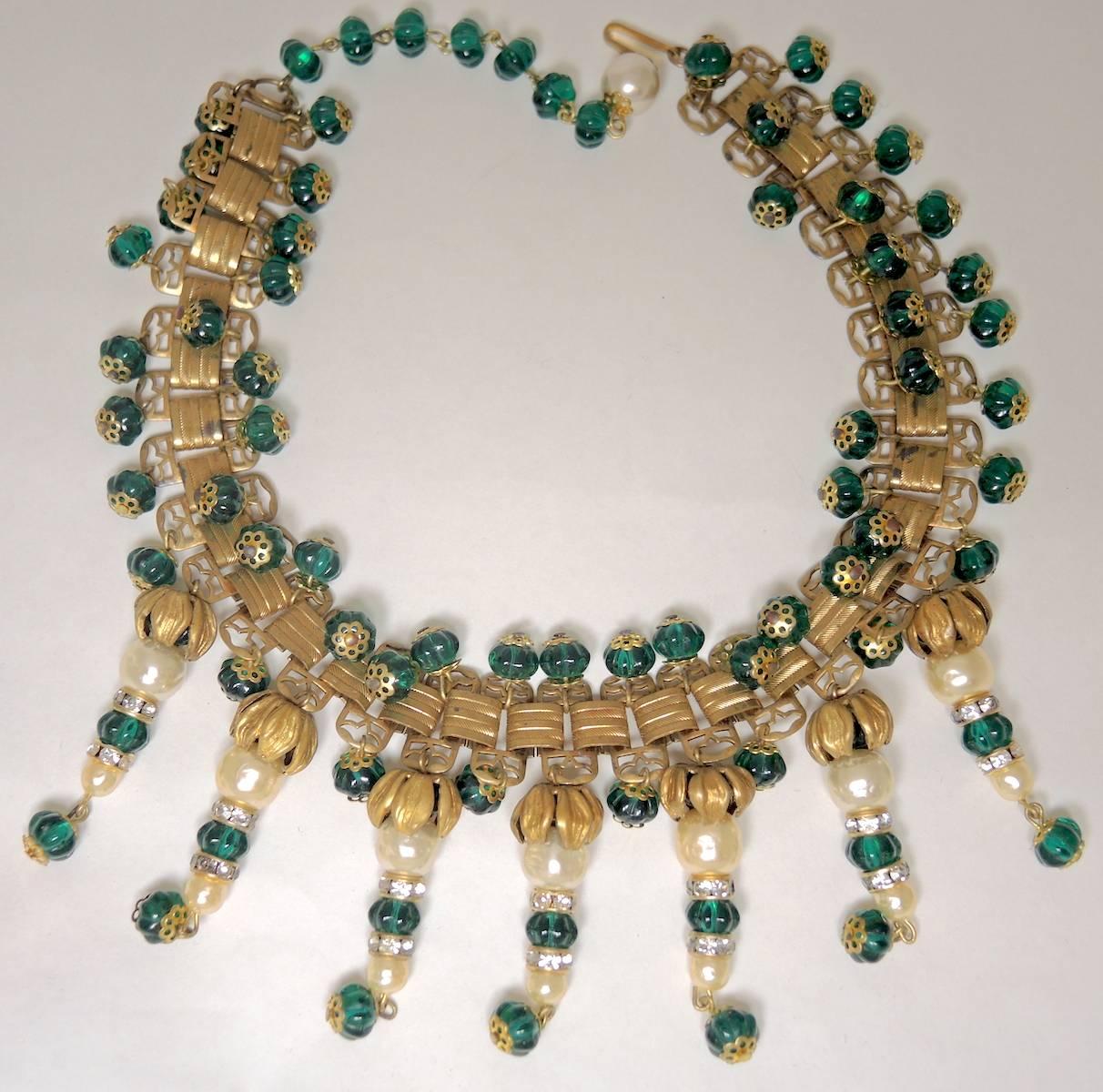 Vintage 1940s French Green Gripoix Choker Necklace In Excellent Condition For Sale In New York, NY