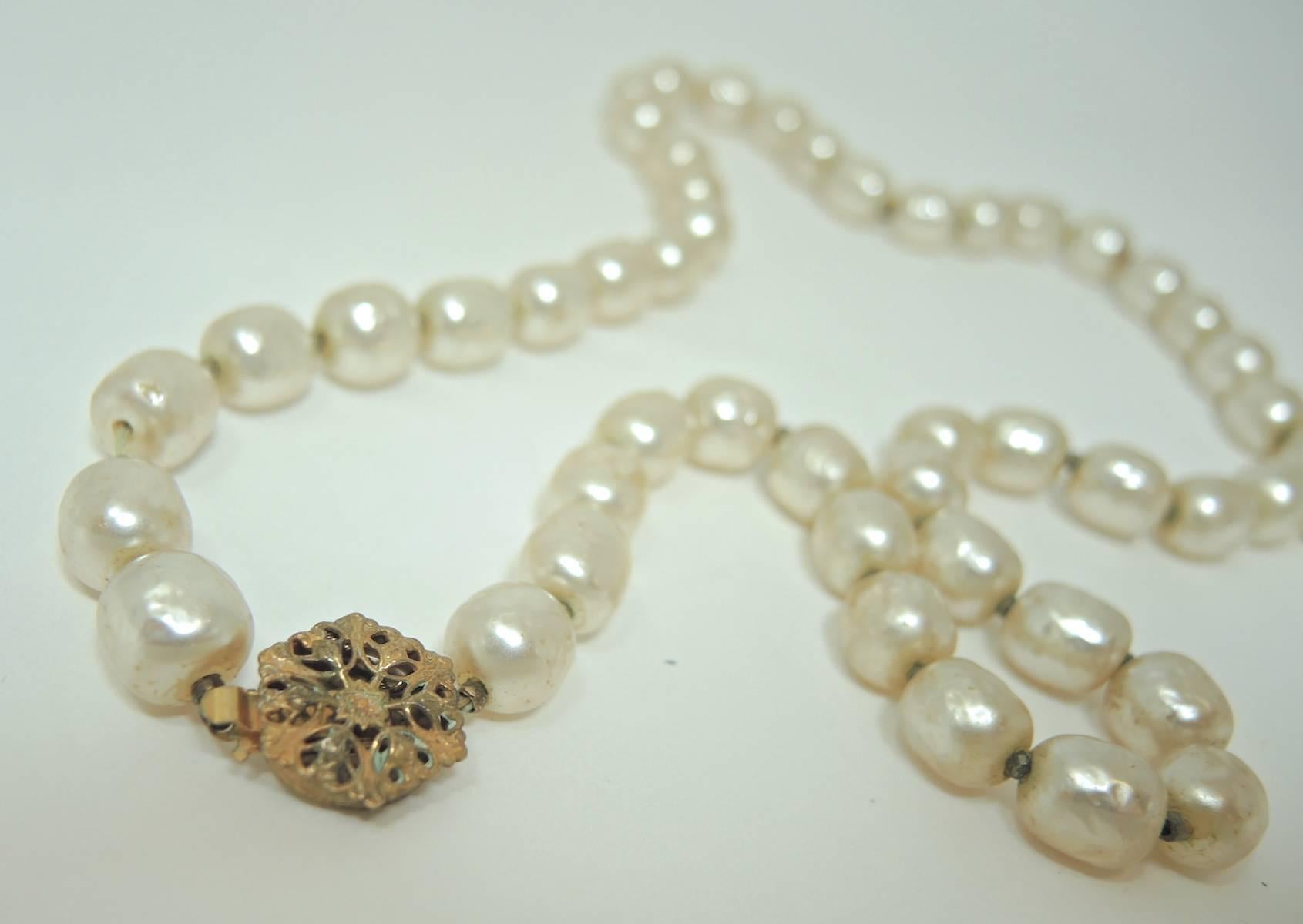Signed 1950s Miriam Haskell Single Strand Faux Pearl Necklace In Excellent Condition In New York, NY
