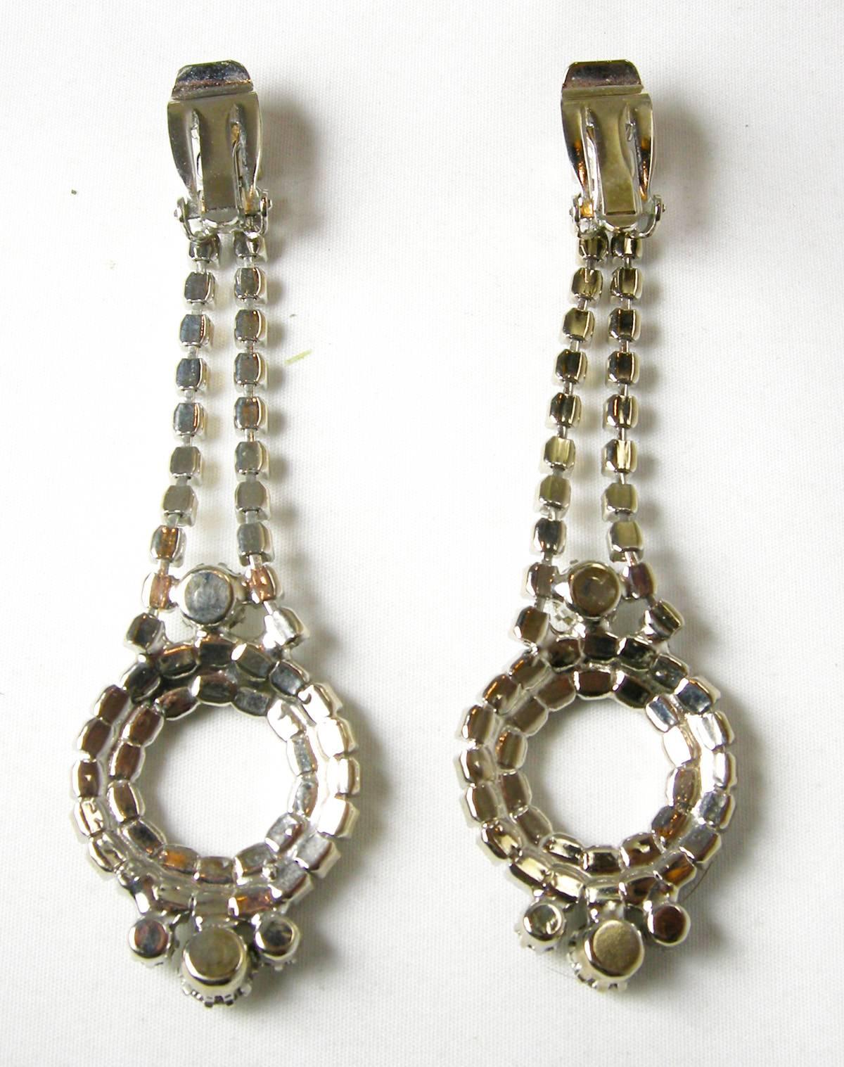Vintage Rhinestone Deco Style Chandelier Clip Earrings In Excellent Condition In New York, NY