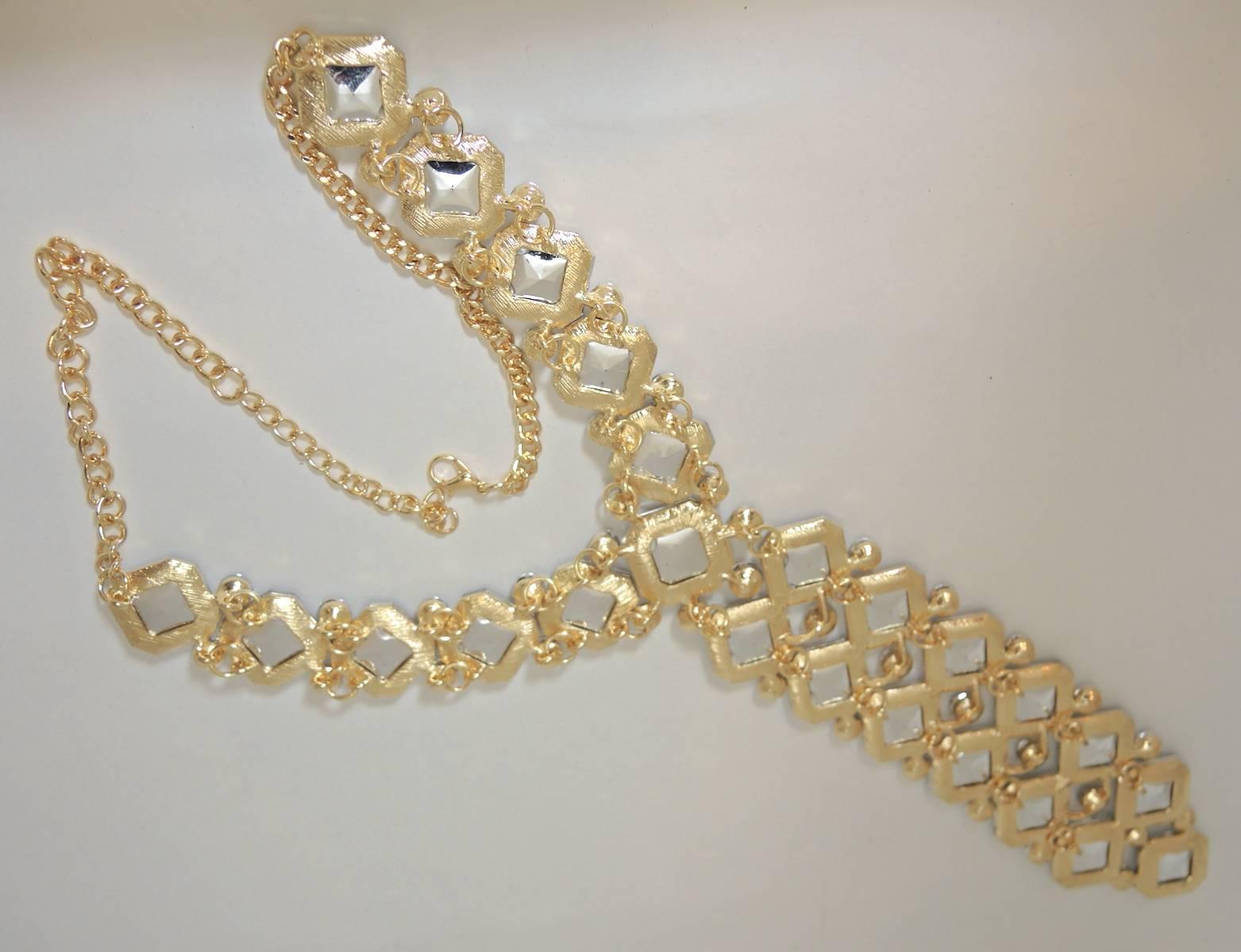 Vintage Glitzy 1980s Crystal Like Resin Waterfall Necklace In Excellent Condition In New York, NY