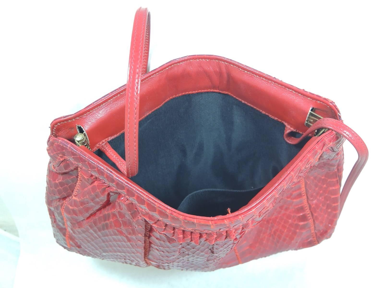 Vintage Red Palizzio Snakeskin Shoulder Bag In Excellent Condition In New York, NY