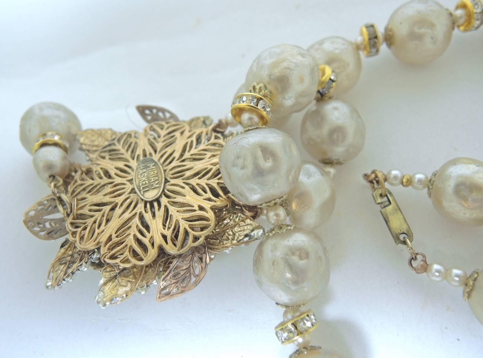 Signed 1950s Miriam Haskell Faux Baroque Pearl Floral Necklace In Excellent Condition In New York, NY