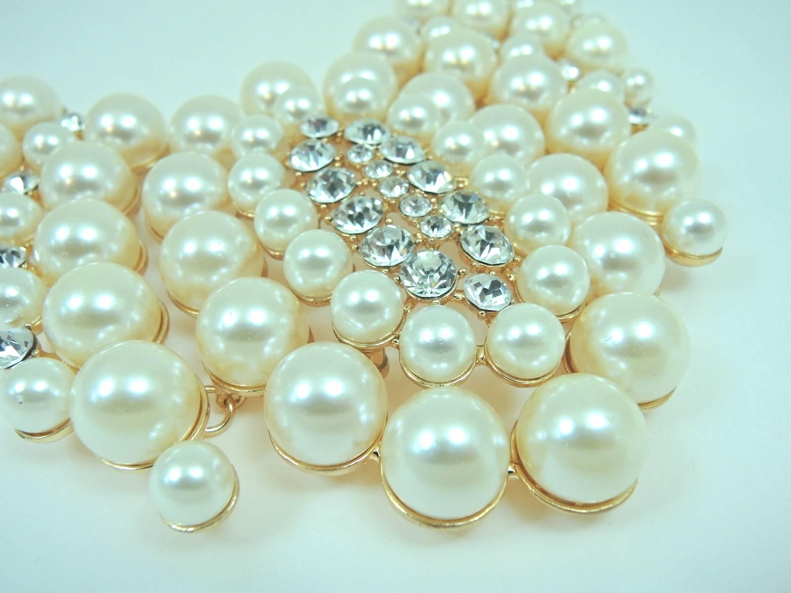 chunky pearl statement necklace