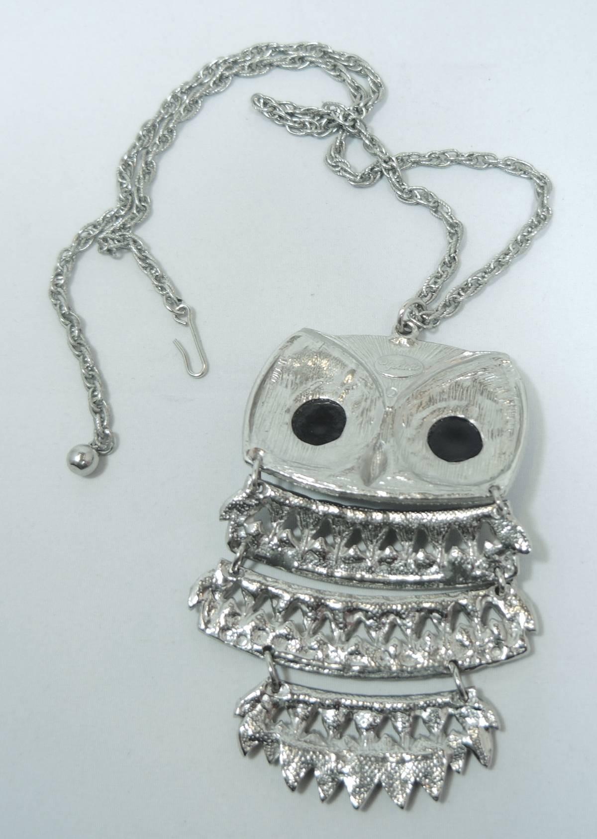 Vintage 1960s Signed Goldette Owl Pendant Necklace In Excellent Condition In New York, NY