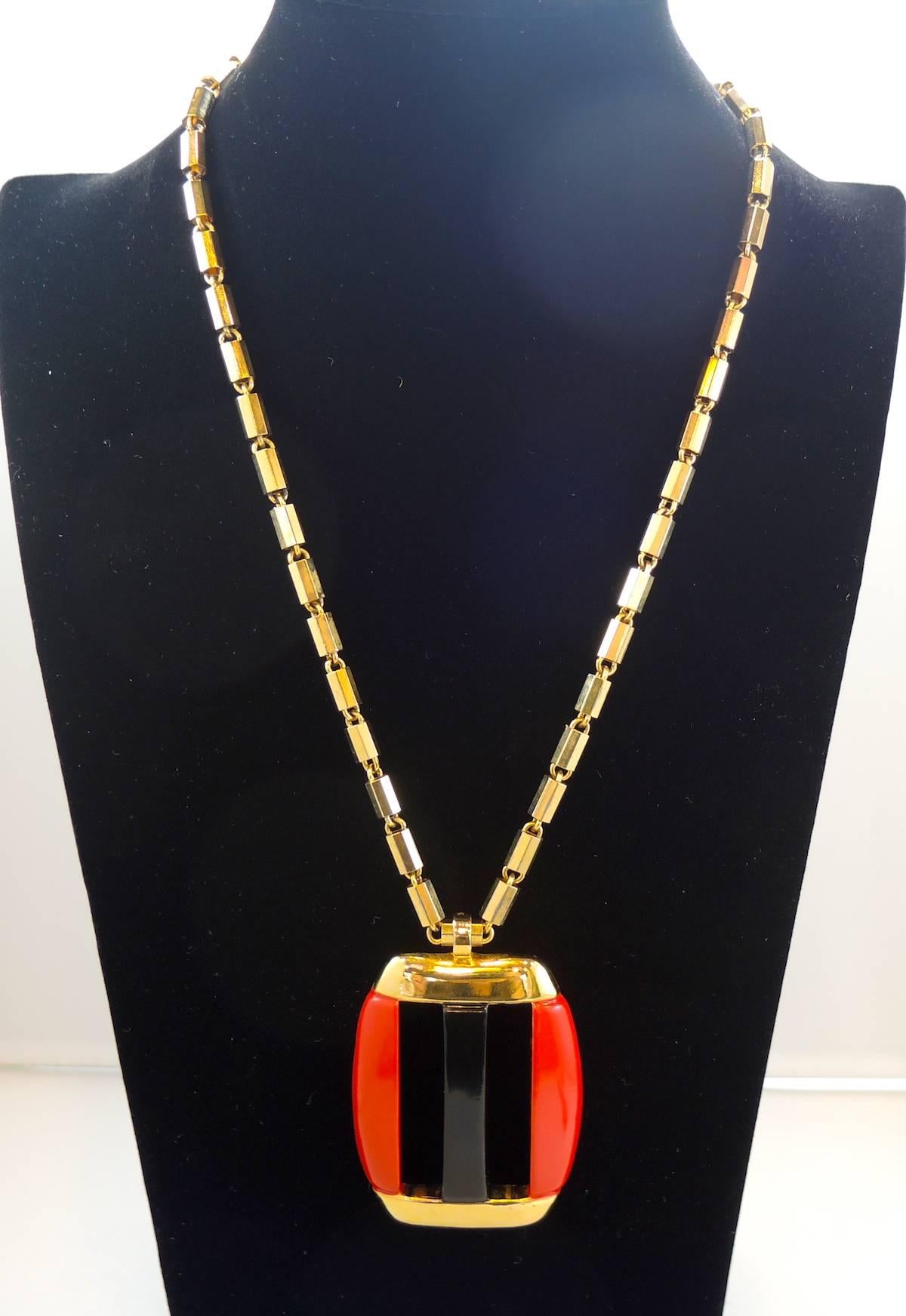 Vintage Lanvin of Paris Red and Black Enamel Pendant Necklace In Excellent Condition In New York, NY