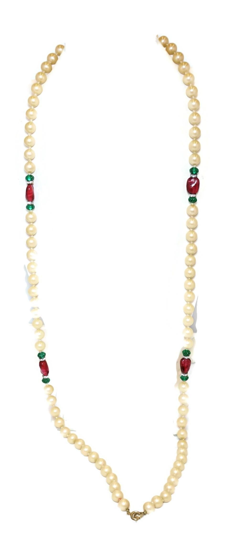 Vintage French Glass & Faux Pearl Rope Necklace In Excellent Condition In New York, NY