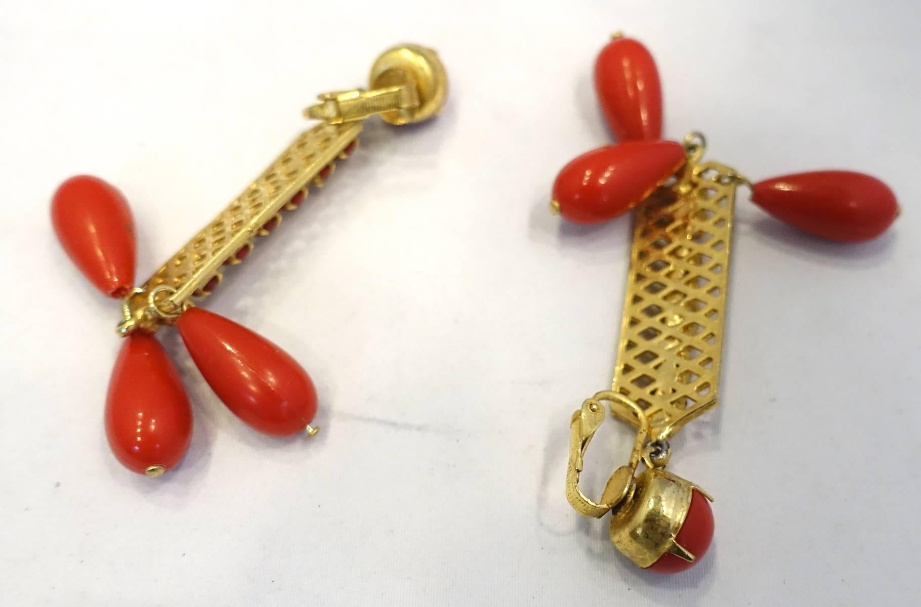 Vintage Long 1960s Red & Gold Dangle Earrings In Excellent Condition In New York, NY