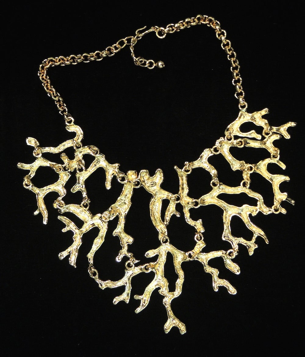 Signed Kenneth Jay Lane Abstract Branch Bib Necklace In New Condition In New York, NY