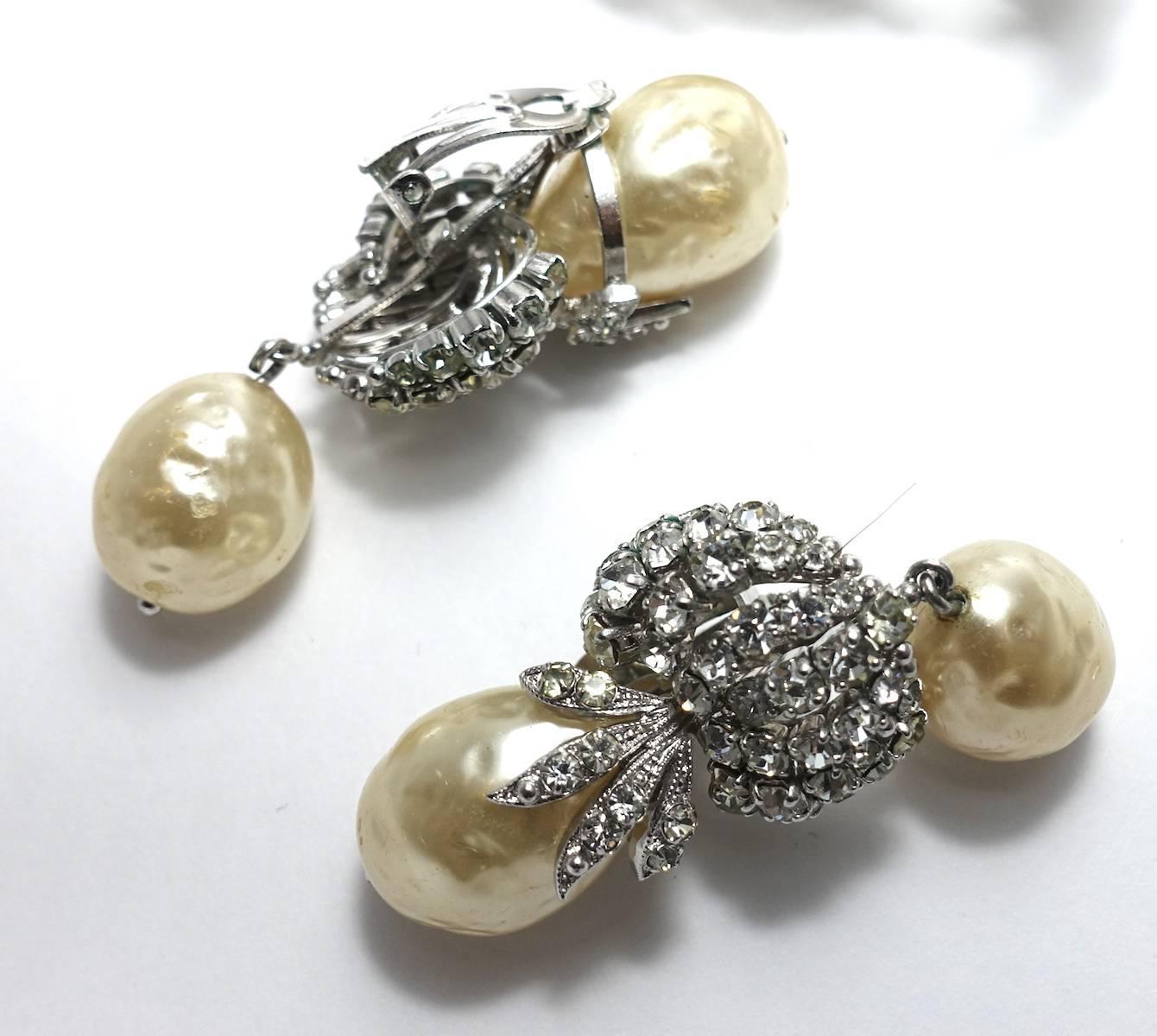 Women's RARE COUTURE Christian Dior Large Vintage Dated 1960 Faux Pearl & Crystal Brooch
