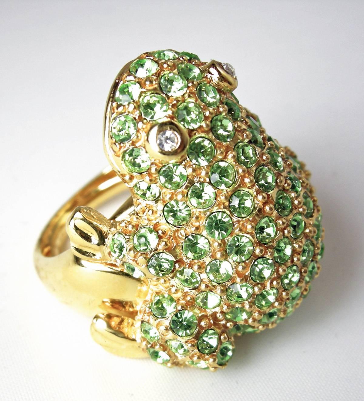 Kenneth Jay Lane Green Rhinestone Frog Ring In Excellent Condition In New York, NY