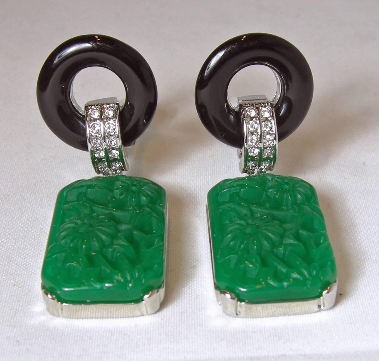 Signed Kenneth Jay Lane KJL Faux Jade & Black Drop Earrings In Excellent Condition In New York, NY
