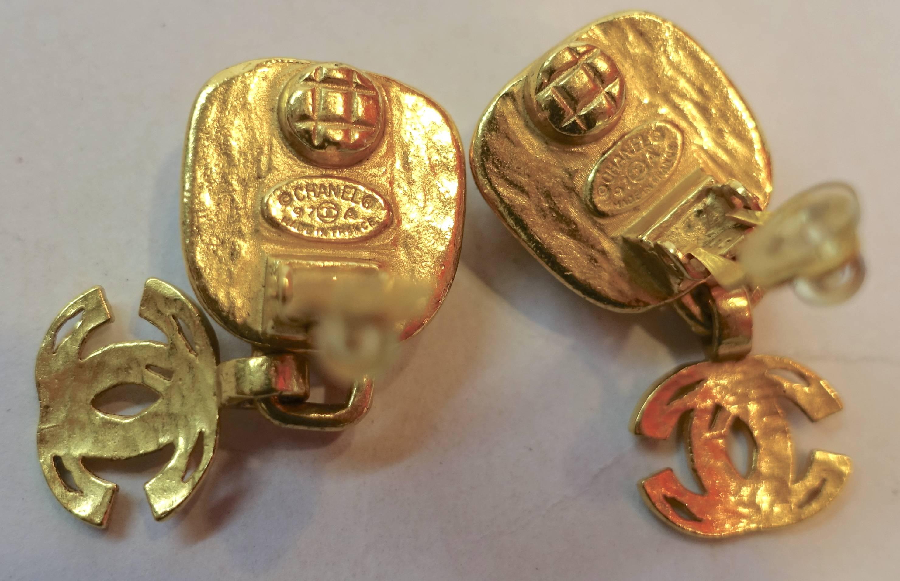 Chanel Vintage Dangling Double Cs Clip Earrings In Excellent Condition In New York, NY