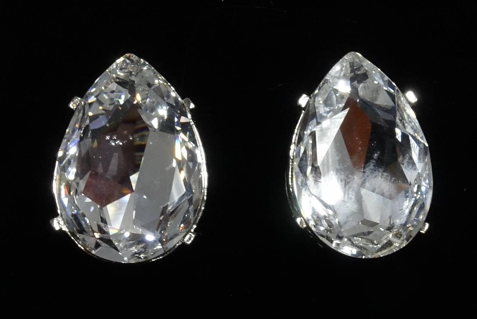 Kenneth Jay Lane Clear Rhinestone Teardrop Earrings In Excellent Condition In New York, NY
