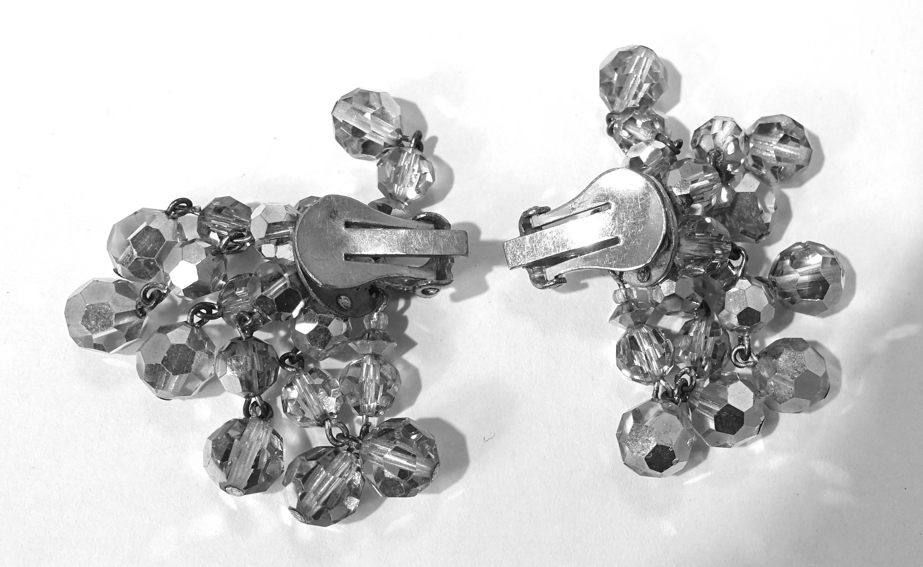 Vintage Silver Color Beads Dandle Earrings In Excellent Condition For Sale In New York, NY