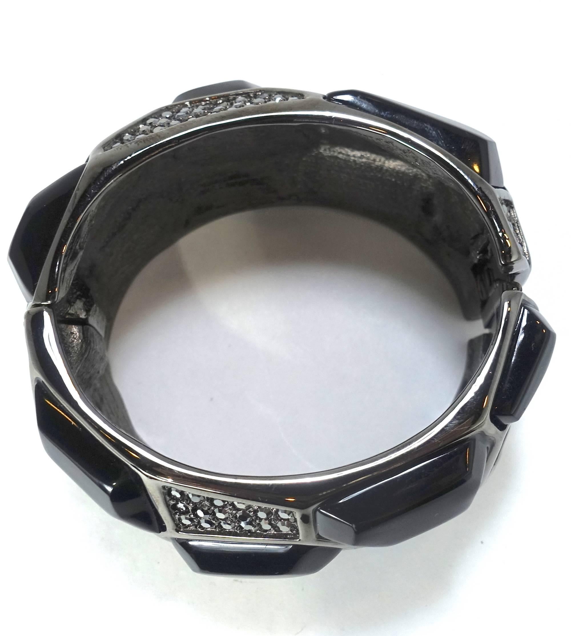 Kenneth Jay Lane Black Rhinestone Clamper Bracelet In Excellent Condition In New York, NY