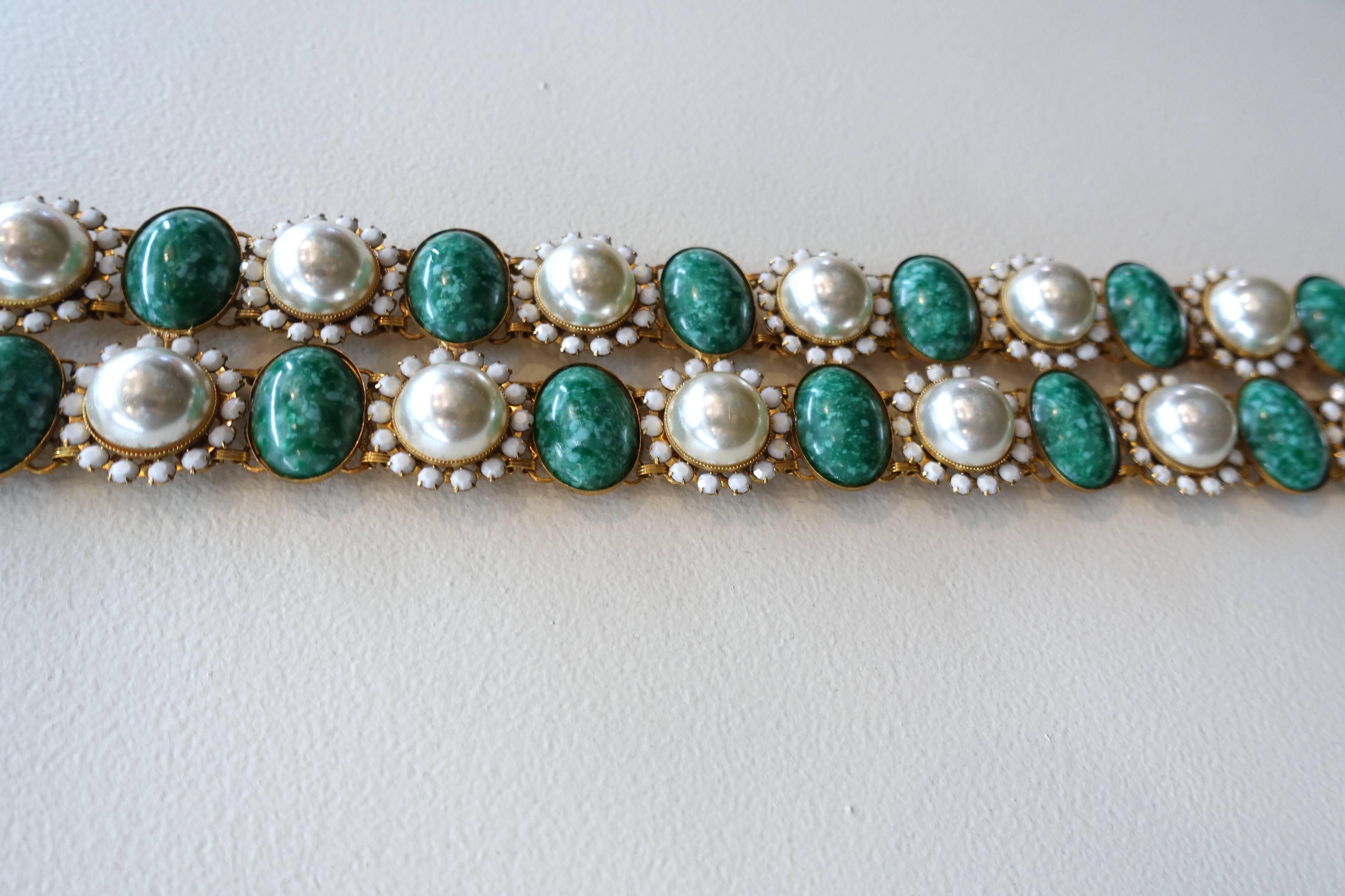 Kenneth Jay Lane Vintage Faux Pearl and Green Stone Belt, 1960s  In Excellent Condition For Sale In New York, NY