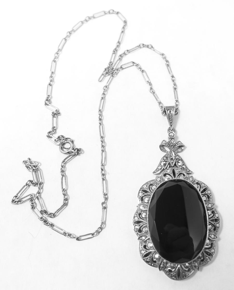 Vintage Deco Onyx, Marcasites & Sterling Silver Pendant Necklace In Excellent Condition For Sale In New York, NY