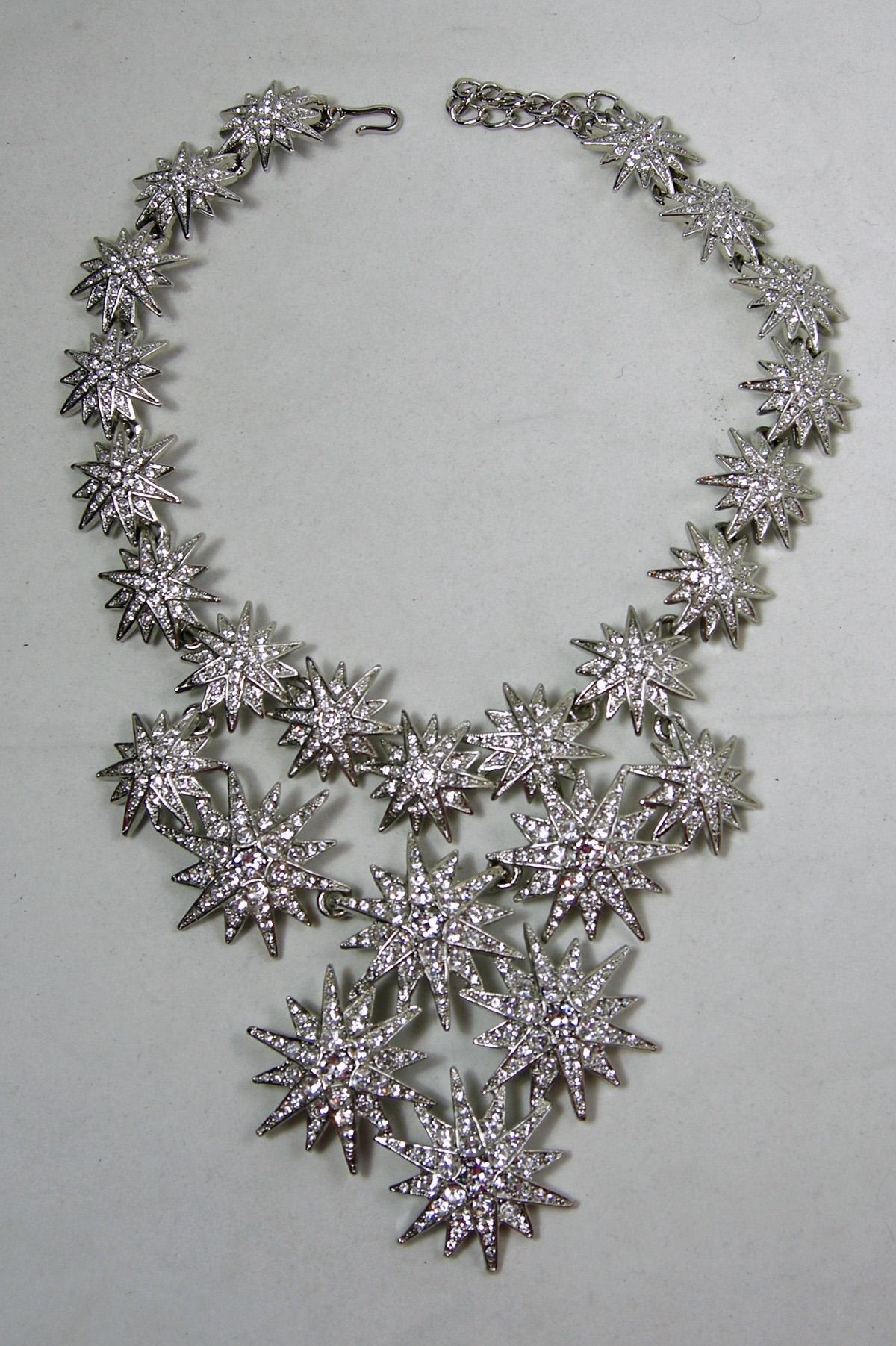 Kenneth Jay Lane Brilliant Runway Stars Bib Necklace In Excellent Condition For Sale In New York, NY