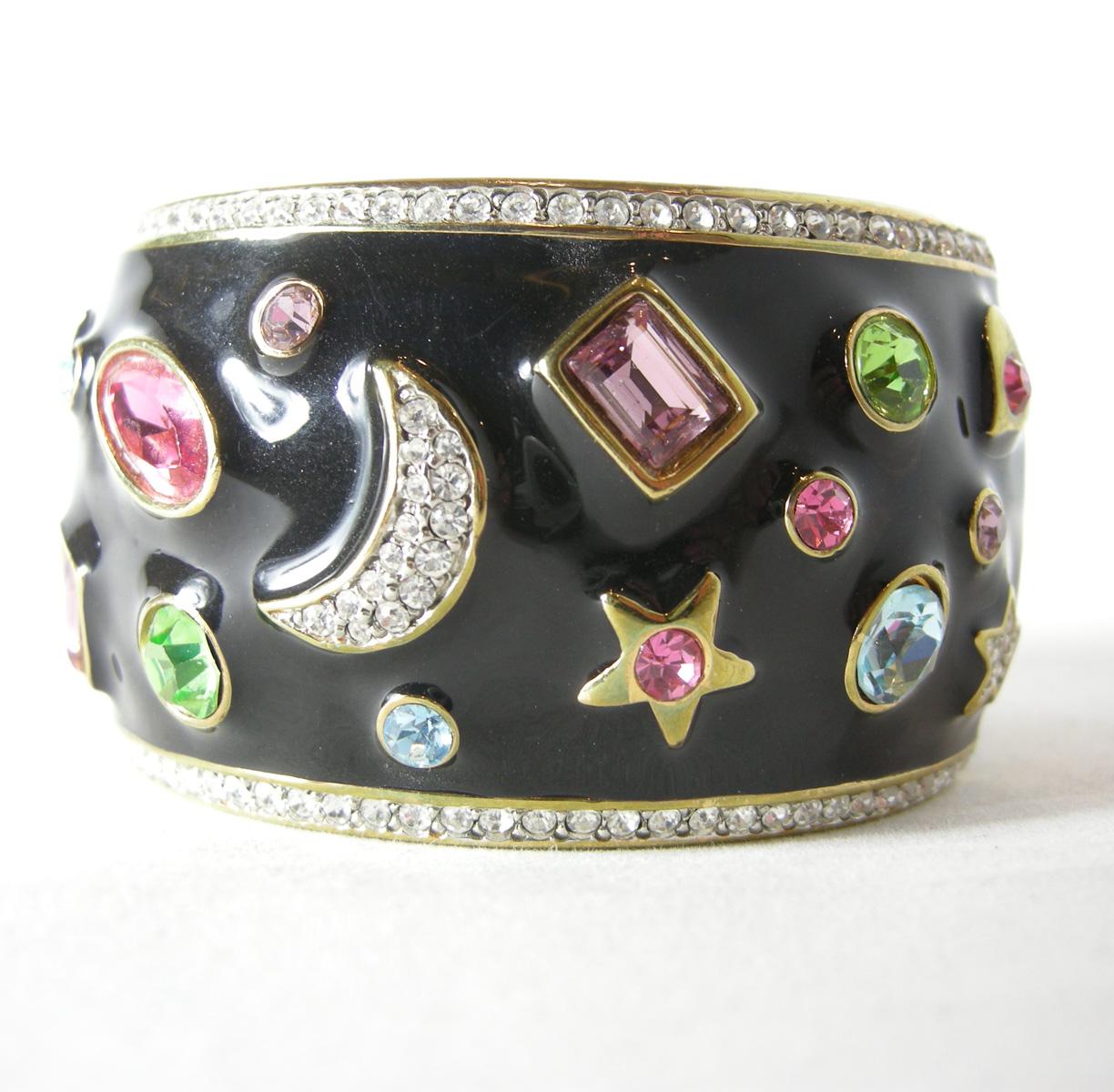 Signed Kenneth Jay Lane Black Enamel Stars & Half Moon Cuff Bracelet In Excellent Condition In New York, NY