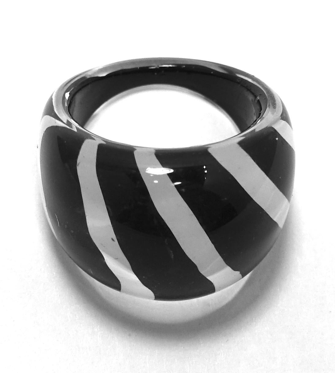 Women's or Men's Vintage 1960s Black & White Stripe Lucite Ring