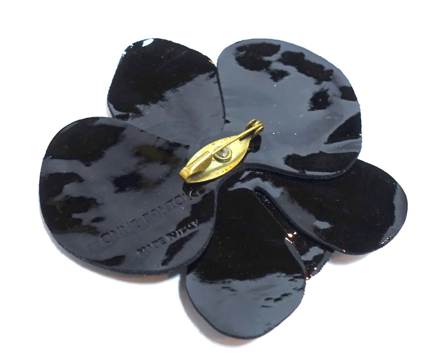 Women's or Men's Vintage Signed Anne Fontaine Italy Black Floral Brooch