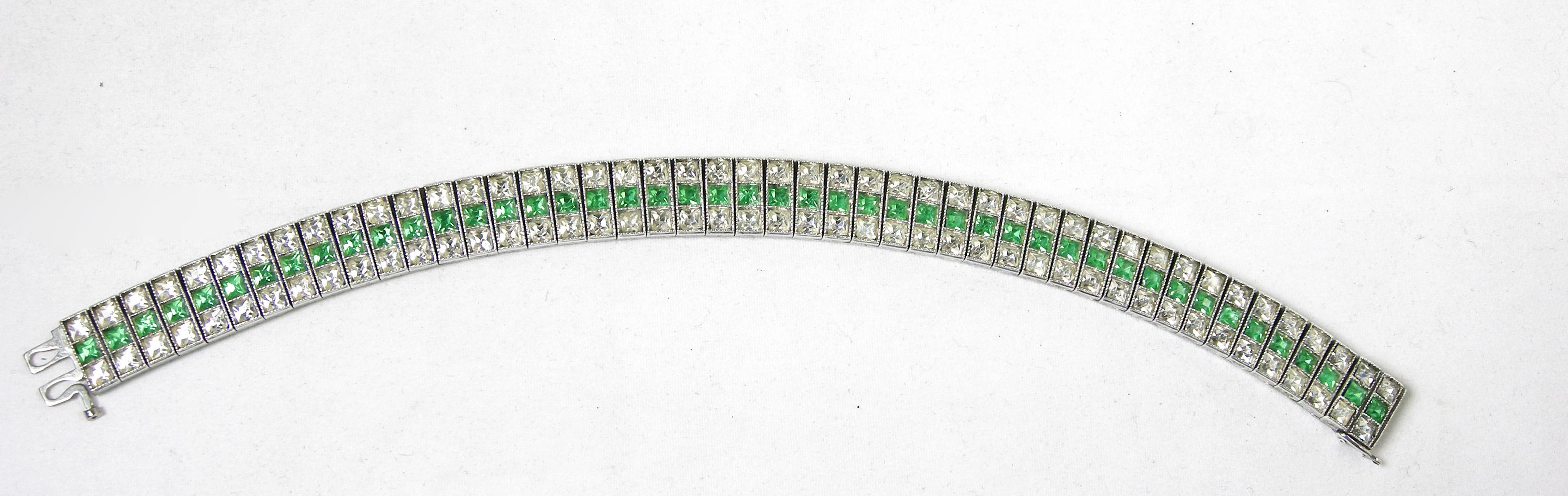 1930s Art Deco Vintage Faux Emerald Bracelet In Excellent Condition In New York, NY