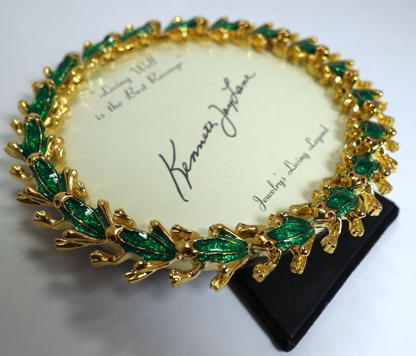 Vintage Signed Kenneth Jay Lane Frogs Gold-Tone Picture Frame In Excellent Condition In New York, NY