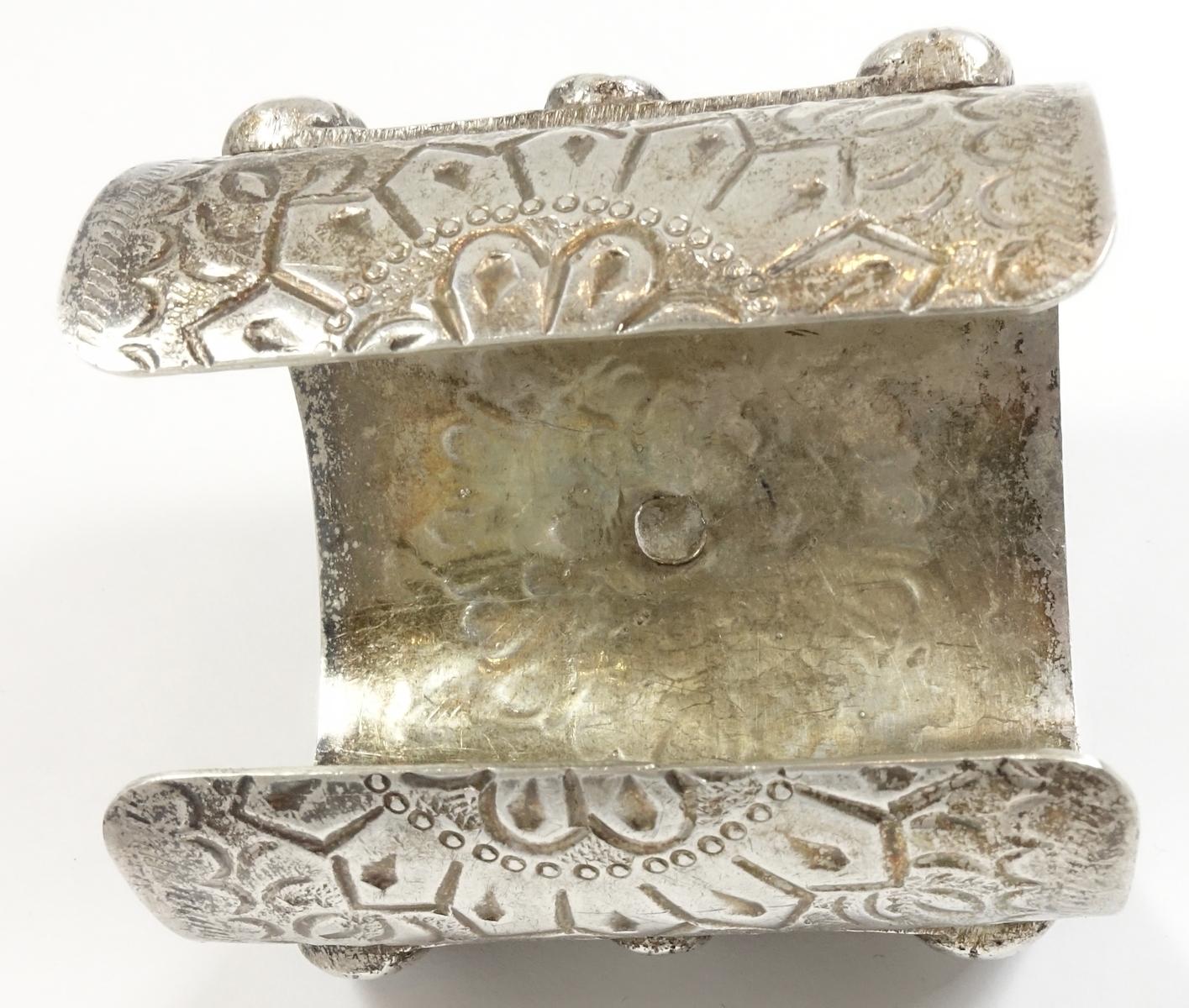 Vintage Handmade Wide 5-1/2 oz Sterling Silver Heavily Carved Cuff Bracelet For Sale 2