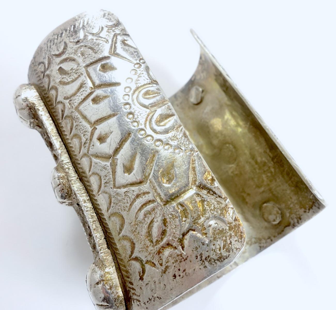 Vintage Handmade Wide 5-1/2 oz Sterling Silver Heavily Carved Cuff Bracelet For Sale 3