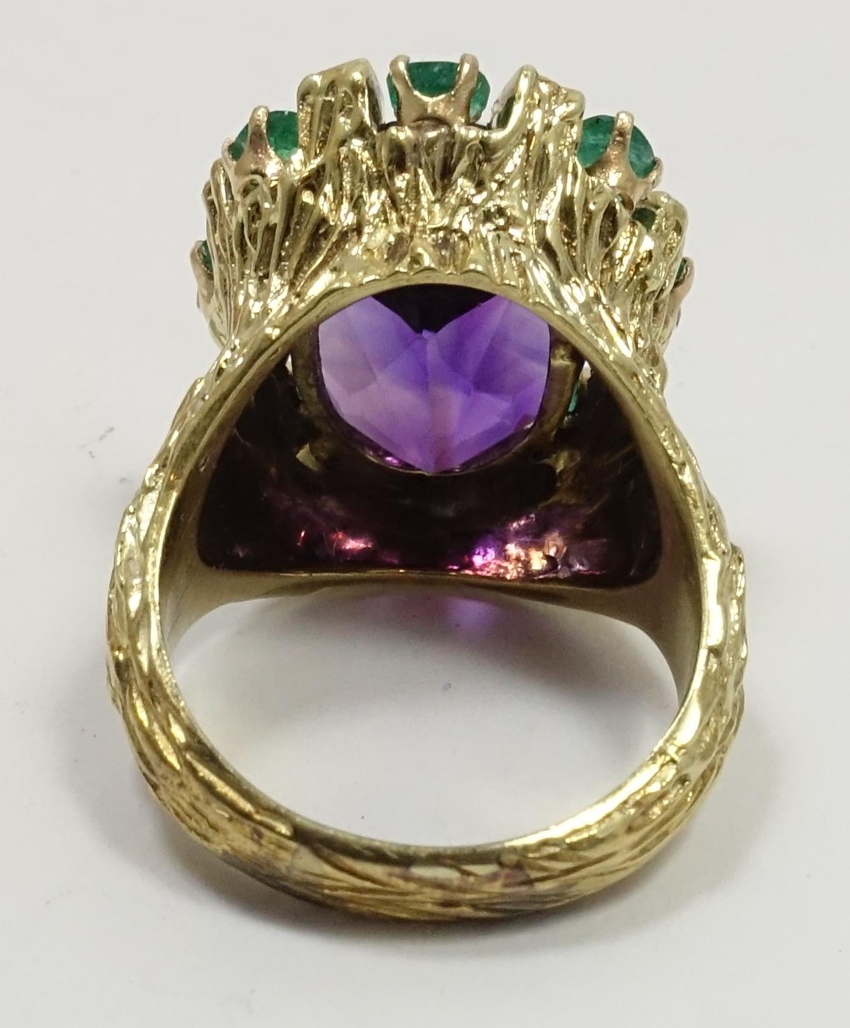 Vintage 14kt Gold, 12ct Amethyst, 1/2ct Oval Emeralds Ring, Size9 For Sale 2