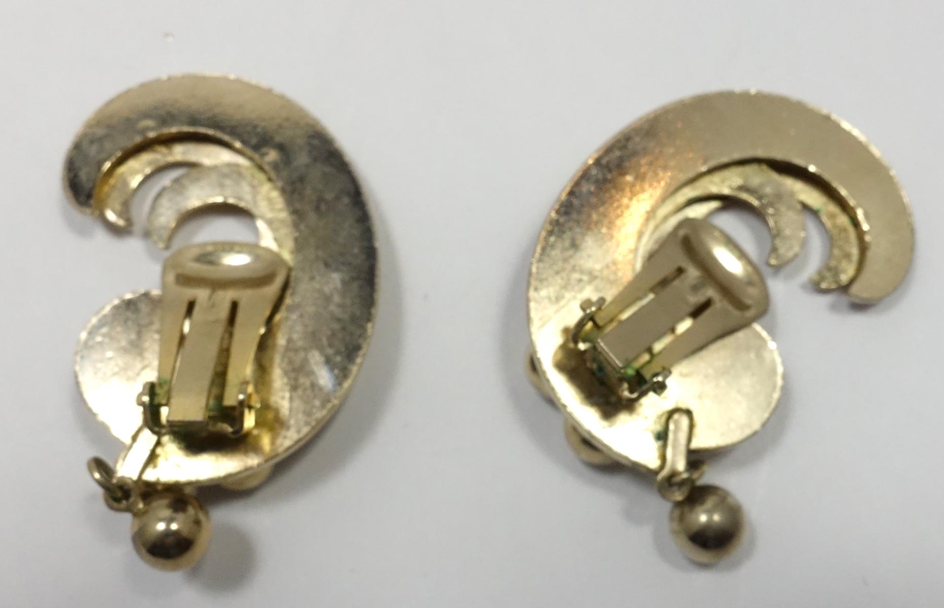 Women's Vintage Gold Tone Swirl Clip Earrings