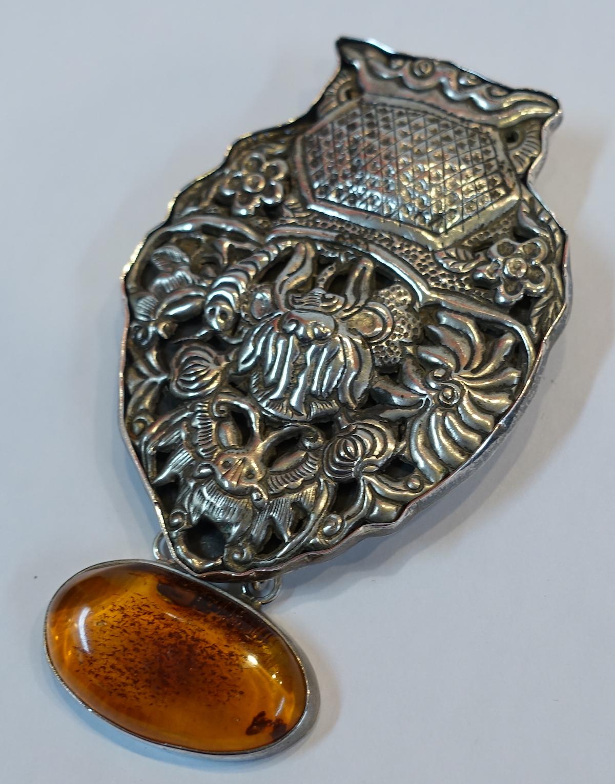 Vintage Heavily Carved Silver Tone Locket Pendant In Good Condition For Sale In New York, NY