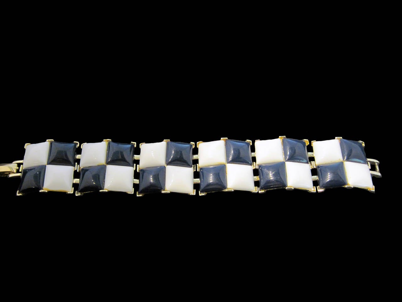 Vintage Signed Kramer Navy Blue & White Necklace & Bracelet Set In Excellent Condition In New York, NY