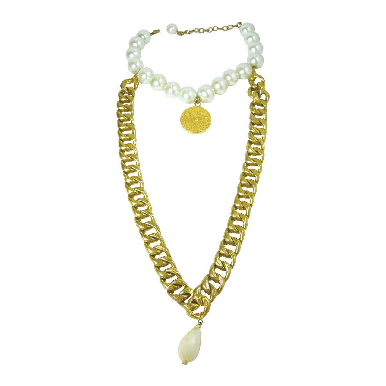 Vintage Chanel 1980s Outstanding Chain and Pearl Necklace